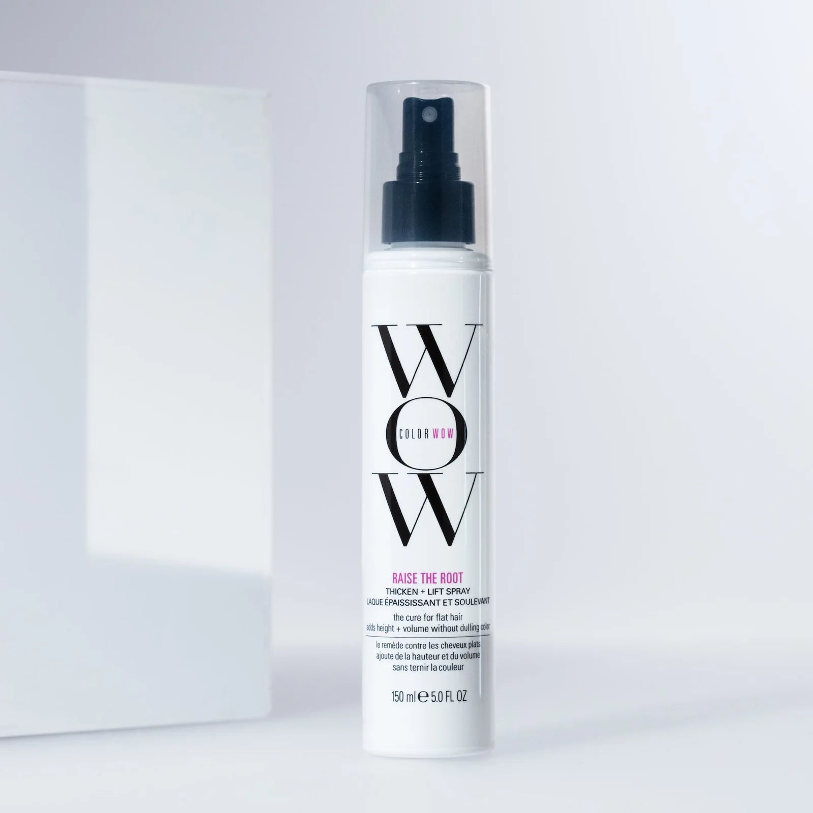 Color Wow Raise the Root Thicken and Lift Spray, een volumegevende spray voor haaraanzet, geschikt voor nat en droog haar.